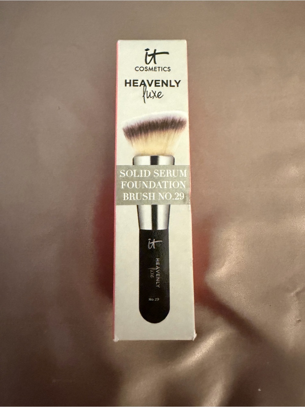 IT Cosmetics Heavenly Luxe Foundation Brush No. 29.